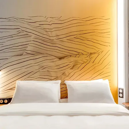 Moulins Hotell Avermes