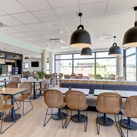 Moulins Hotel Avermes