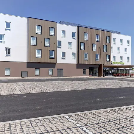 Moulins Hotell Avermes