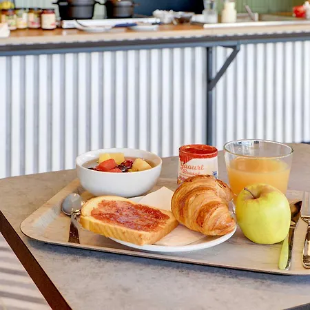 Moulins Hotell Avermes