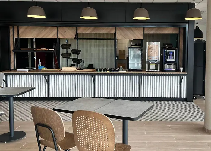 Moulins Ξενοδοχείο Avermes