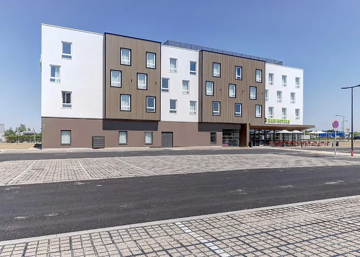 Moulins Hotel Avermes